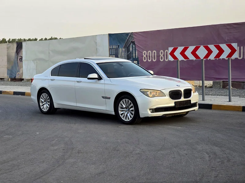 بي ام دبليو 730 مواصفات خليجية 6 سلندر بحالة جيدة63484910845571112