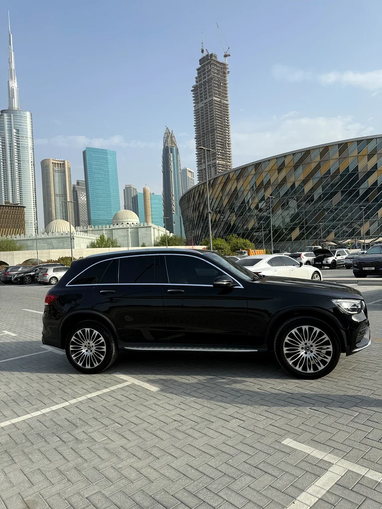 GLC 300 4MATIC 2020 | 63km | Black/Red Interior63488246048642111