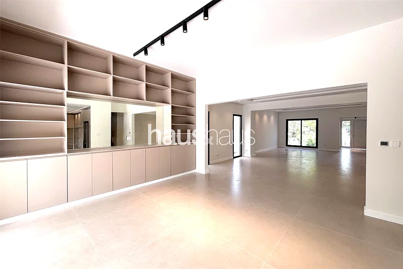 جُددت حديثًا | 4 غرف نوم | جاهزة الآن63917562890370112
