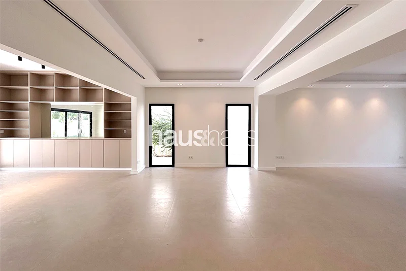 جُددت حديثًا | 4 غرف نوم | جاهزة الآن63917562890370113