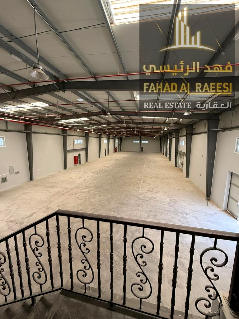 For annual rent in the Emirate of Sharjah - Al Sajaa area, price 1400,00063622733031681114