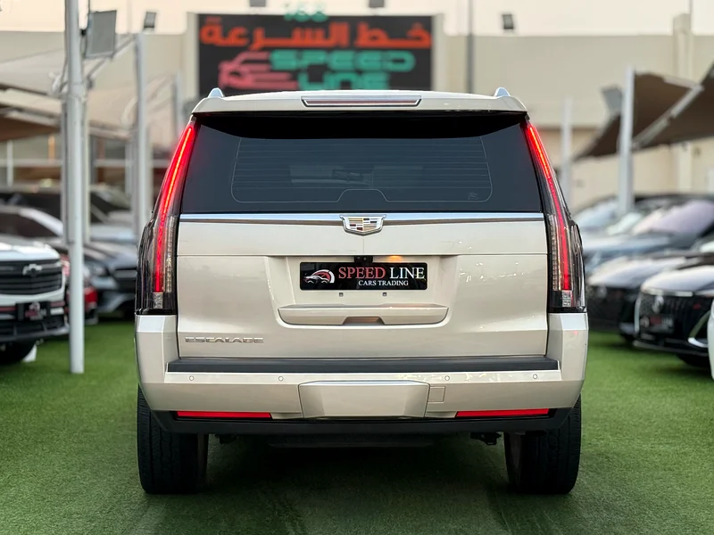 Cadillac Escalade Platinum Gcc Full Option Super Clean63490982433922113