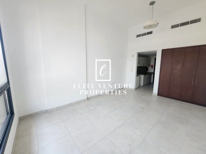 STUDIO | VACANT | PRIME LOCATION63763977259777112