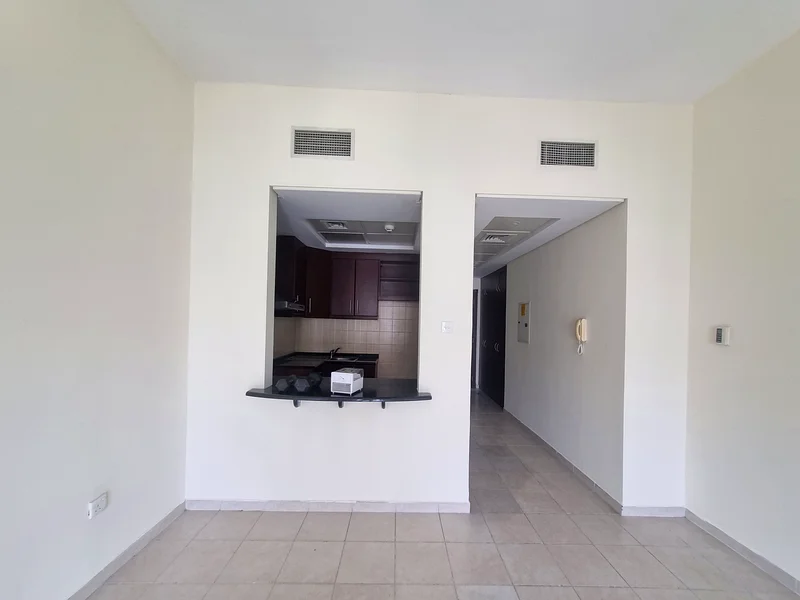 استوديو غير مفروش || بالقرب من محطة المترو ||63730891727746112
