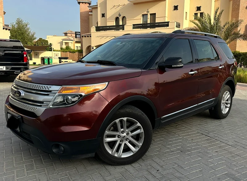 A superb and amazing  Single owner Ford Explorer 2015 GCC full option  low mileage only 160k63488745222145112