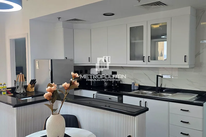 Fully Upgraded | Close To Beach | Vacant63937052173825113