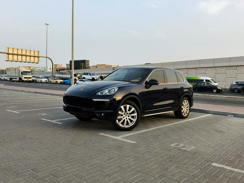 2016 GCC Porsche Cayenne S634889724657941120