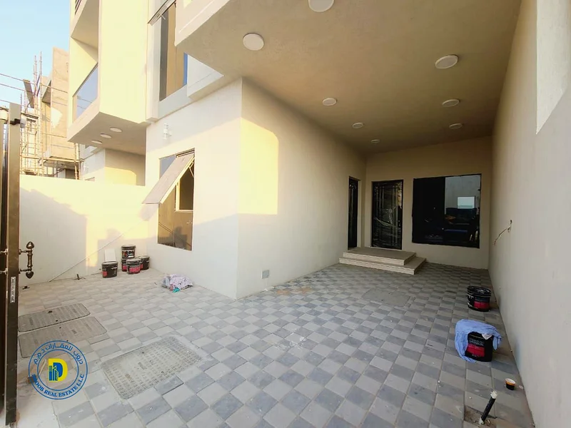 للبيع، فرصة لا تعوض، تاون هاوس 3 غرف نوم مع سطح، ورسوم التسجيل، في الحيلو 2، تمويل بنكي، ملكية حرة63898671318145111