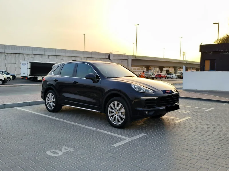 2016 GCC Porsche Cayenne S63488972465794111