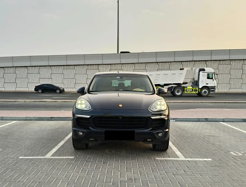 2016 GCC Porsche Cayenne S63488972465794112