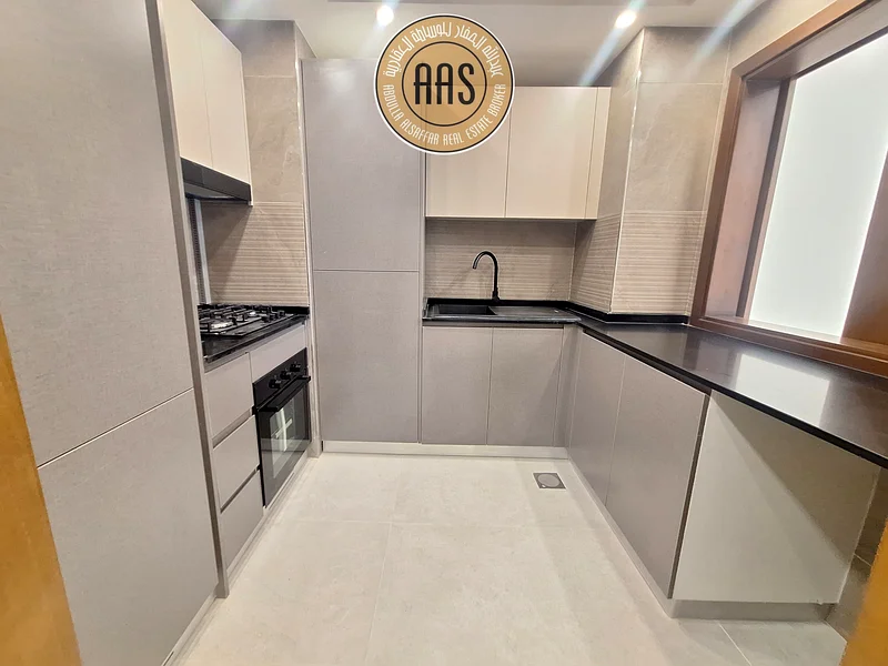 شقة فاخرة جديدة بالكامل بغرفة نوم واحدة مع أجهزة مطبخ بالقرب من محطة مترو63763098213122113