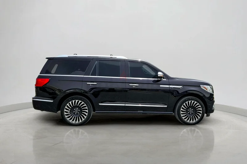 2018 Lincoln Navigator Presidential 3.5L | GCC | Warranty and Service Contract valid until July 202863491341055489112