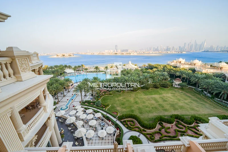 Premium Unit | Beach Access | Iconic Palm View64009773711105110