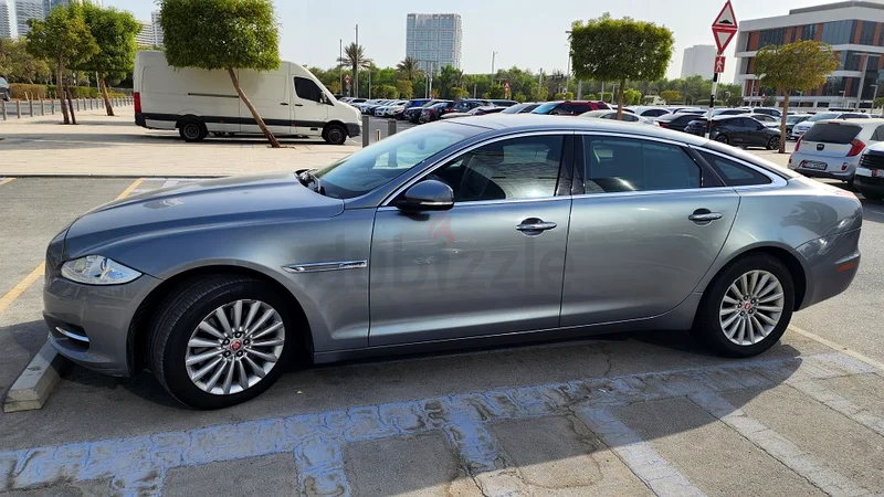 جاكوار XJ 2.0 لتر - 2015 - حالة ممتازة - عدد قليل من الأميال63491177132290112