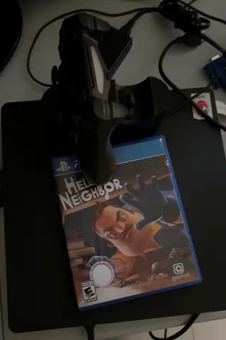PS4 slim hello neighbor used working fine but controller has stick drift and the other one is fine