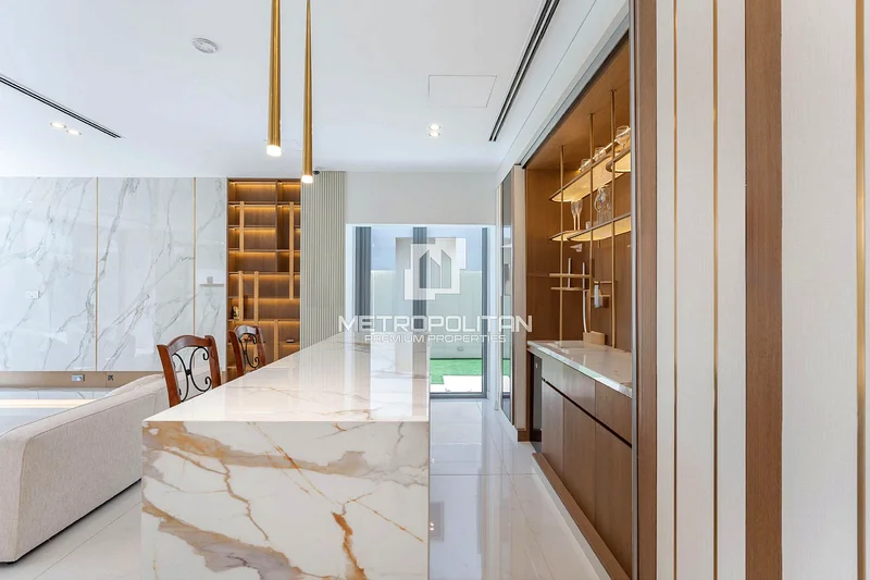 Fully Upgraded | Private Pool | Vacant on Transfer64046332828674114
