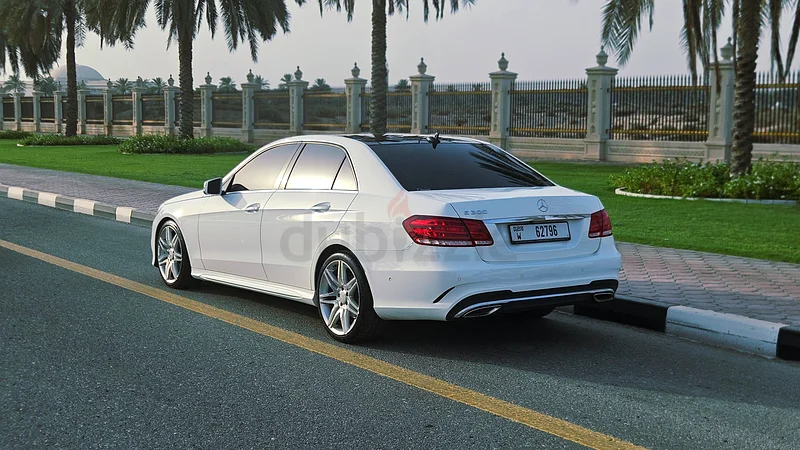 Mercedes-Benz E300 2014 – GCC Specs – Full Option – Panoramic Roof63488411088002113