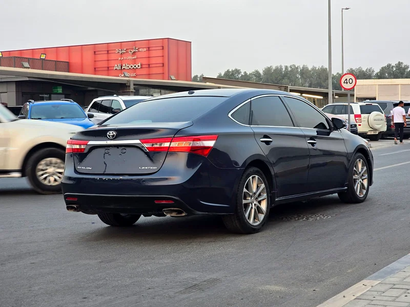 Toyota Avalon 2015, American specifications, in good condition63484380409091114