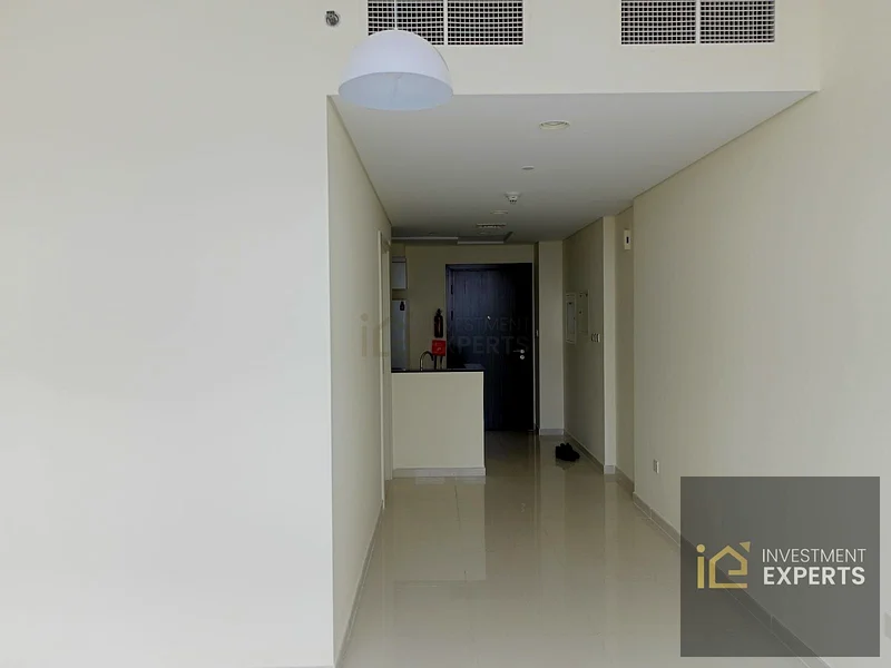 🏠 Unfurnished 1-Bedroom Apartment for Rent in Carson Tower, DAMAC Hills63494740164865114