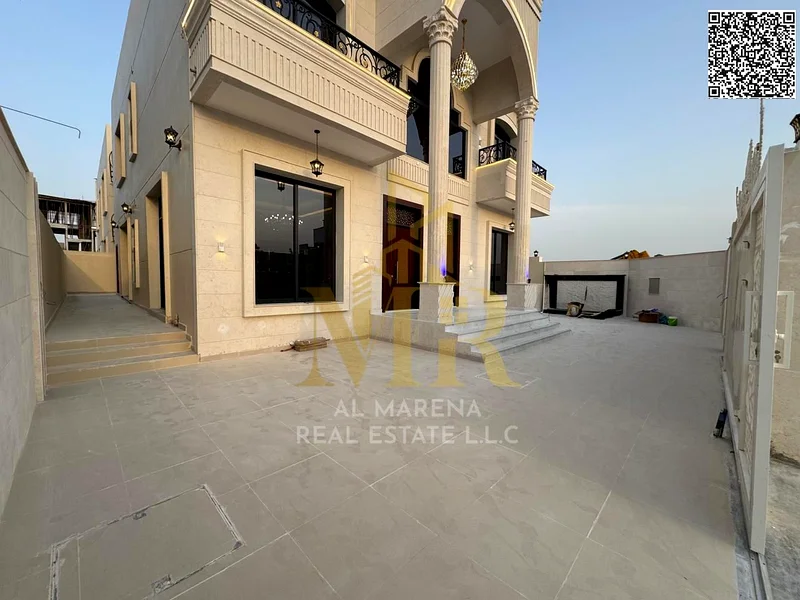 🏡 فيلا فاخرة للبيع في الهيليو 2 - مقابل مجمع أزها - المساحة 4300 قدم - طابقين - 5 غرف نوم رئيسية بسعر 2,400,000 درهم، قابل للتفاوض63898671326338112