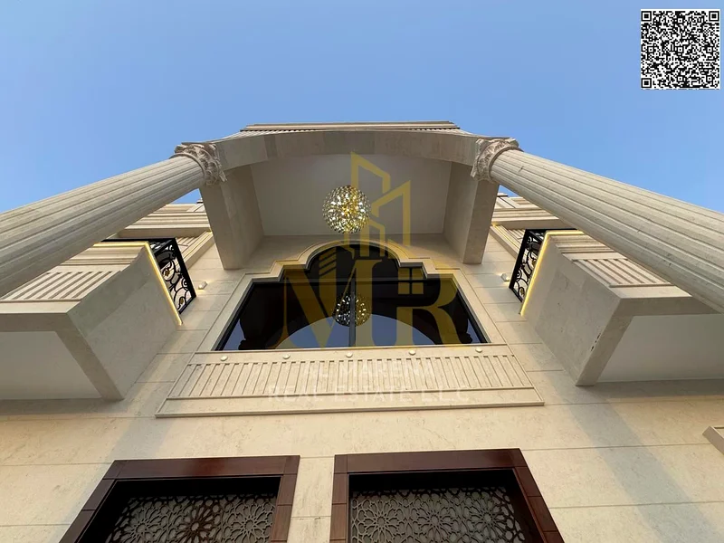 🏡 فيلا فاخرة للبيع في الهيليو 2 - مقابل مجمع أزها - المساحة 4300 قدم - طابقين - 5 غرف نوم رئيسية بسعر 2,400,000 درهم، قابل للتفاوض63898671326338111