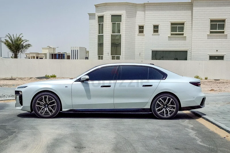 AED 4483/month | 2023 BMW 7-Series 735i | GCC Specs | Ref#35756363484910898947114