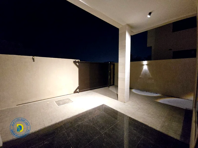For sale, a 6-room villa in Al Bahia area. The price includes registration and ownership fees.63884375094657112