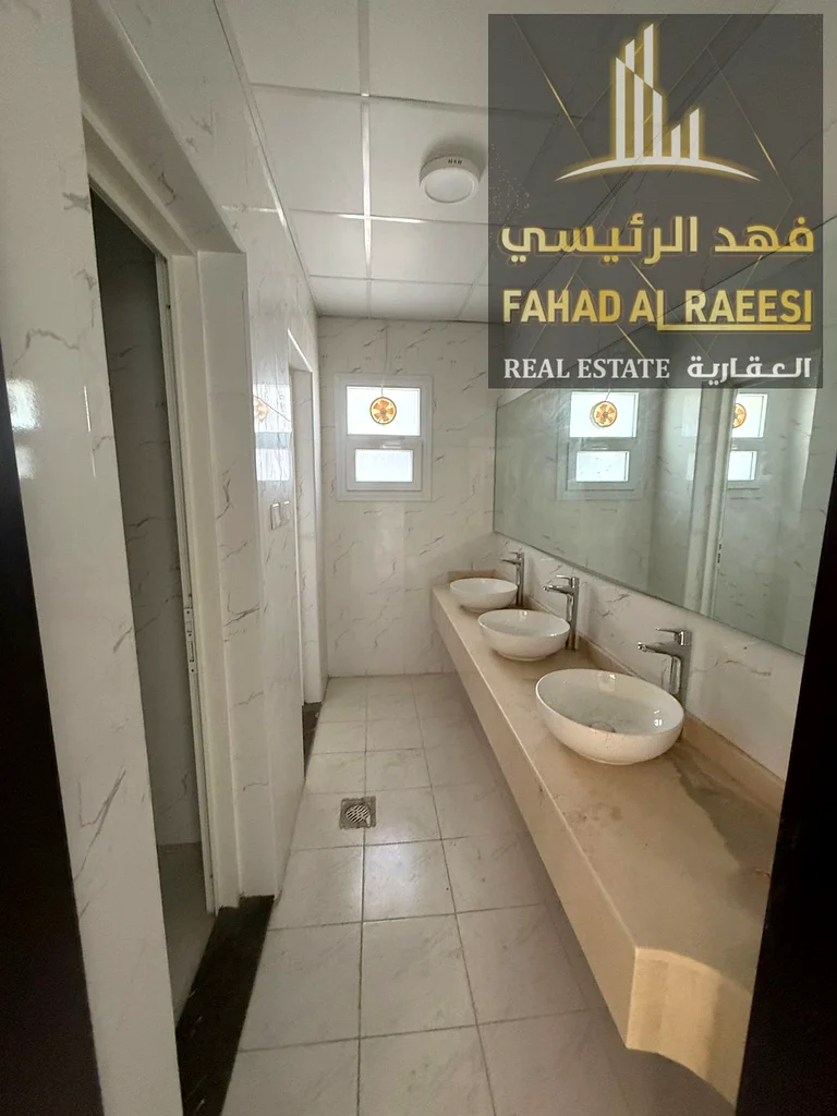 A fully integrated industrial complex for rent in Al Saja'a - warehouse + offices + worker accommodation with excellent specifications.63622481697538114