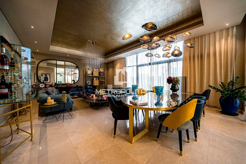 Stunning| Upgraded| 5 Bedroom Villa| Corner Unit63973859485569111