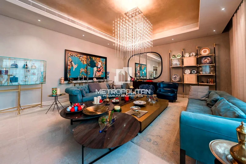 Stunning| Upgraded| 5 Bedroom Villa| Corner Unit63973859485569112