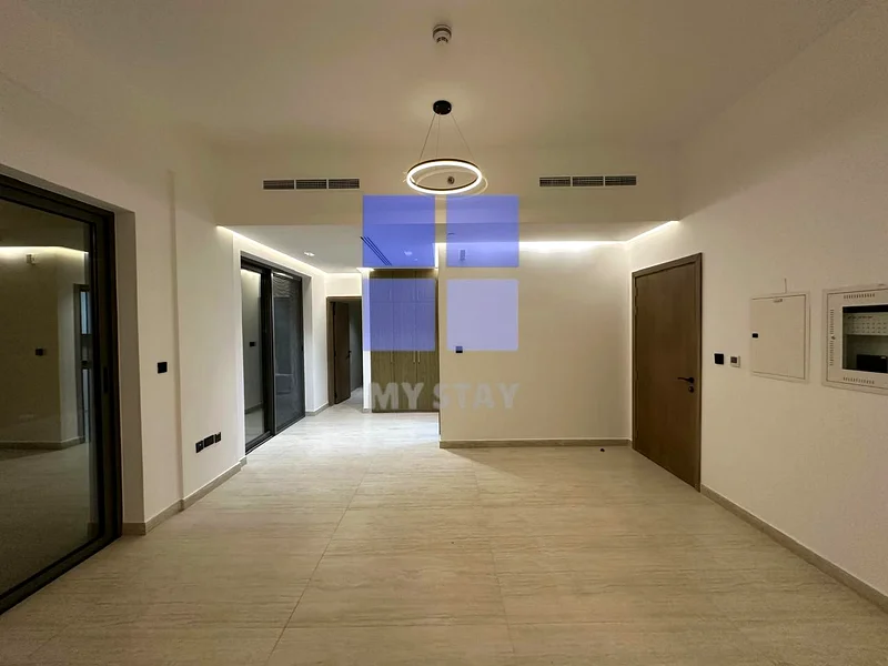 Luxurious  | Huge size | Premium Location  | Near to Metro63800186827139112