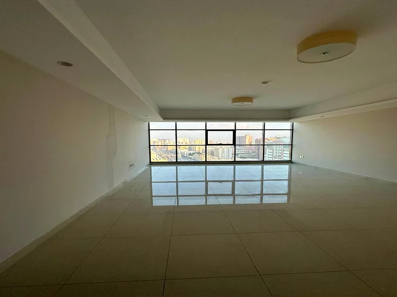 Spacious area | Gym | Pool | Free parking |63810338227459112