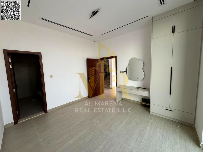 A villa directly from the owner, fully finished, including air conditioning, on a main street, close to all services. Freehold for all nationalities a63914831641346113