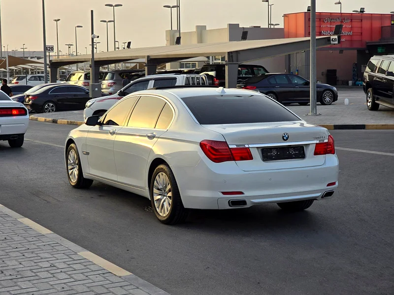 بي ام دبليو 730 مواصفات خليجية 6 سلندر بحالة جيدة63484910845571114