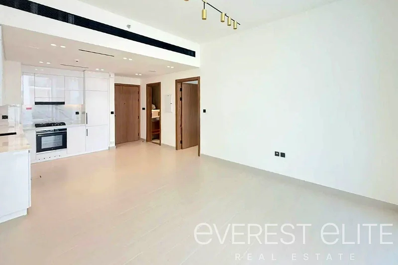 Unfurnished | Vacant | Pool View63778556597249110