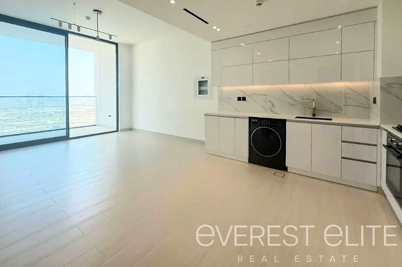 Unfurnished | Vacant | Pool View63778556597249112