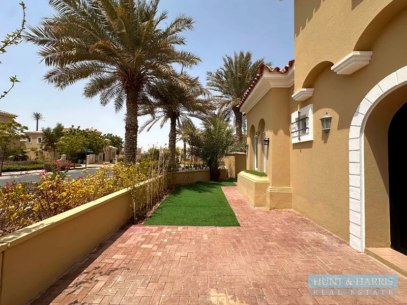 3 Bedroom for Sale in Mistral - Private Pool - Well kept Villa63852804417025114