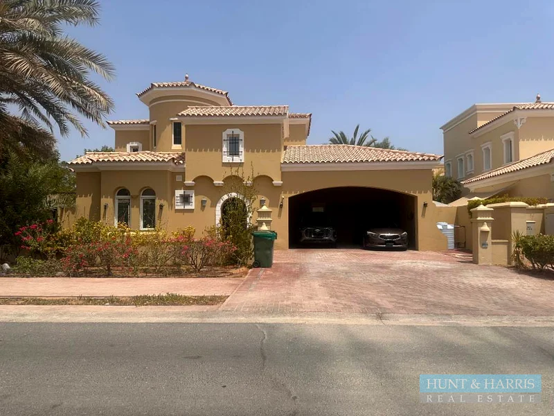 3 Bedroom for Sale in Mistral - Private Pool - Well kept Villa63852804417025112
