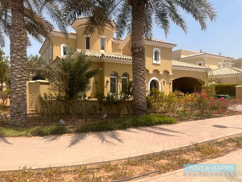 3 Bedroom for Sale in Mistral - Private Pool - Well kept Villa63852804417025111