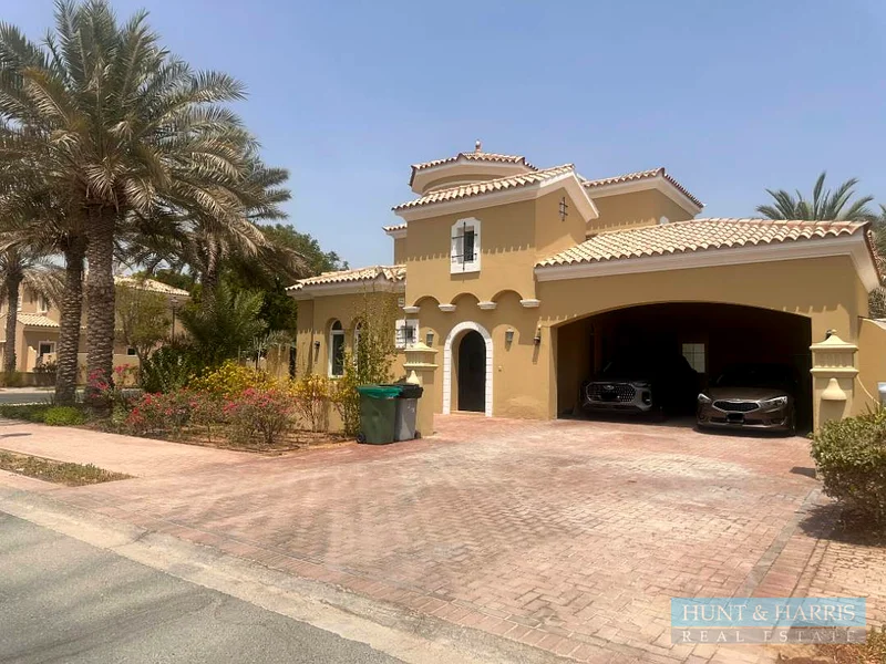 3 Bedroom for Sale in Mistral - Private Pool - Well kept Villa63852804417025113