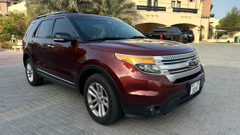 A superb and amazing  Single owner Ford Explorer 2015 GCC full option  low mileage only 160k63488745222145111