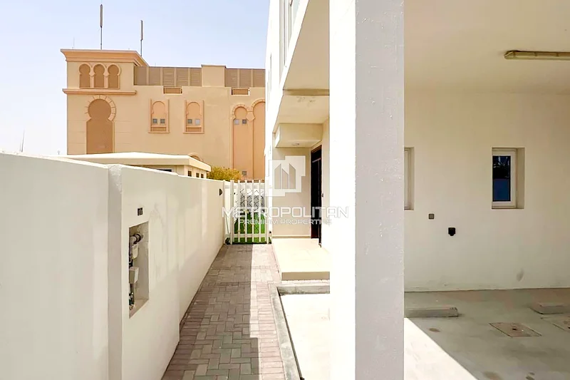 Single Row R2EE |Vacant Corner Unit |Large Balcony64003719244929113