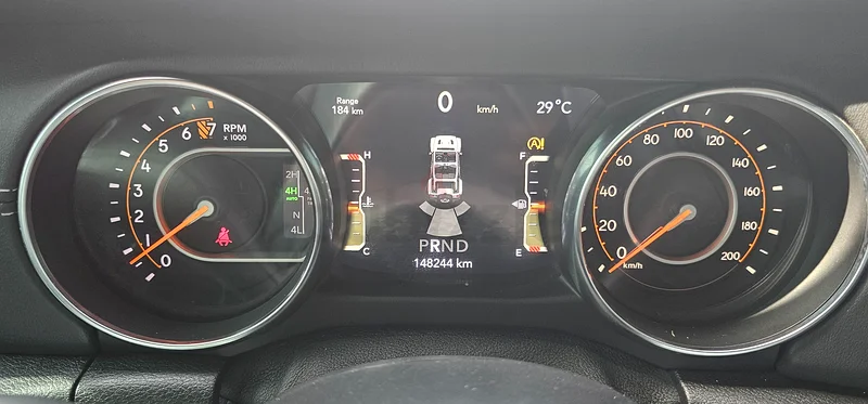 JEEP WRANGLER SAHARA PLUS MODEL 2019 G.C.C ACCIDENT FREE ORIGINAL PAINT KM 148000 F.S.H63489878276737113