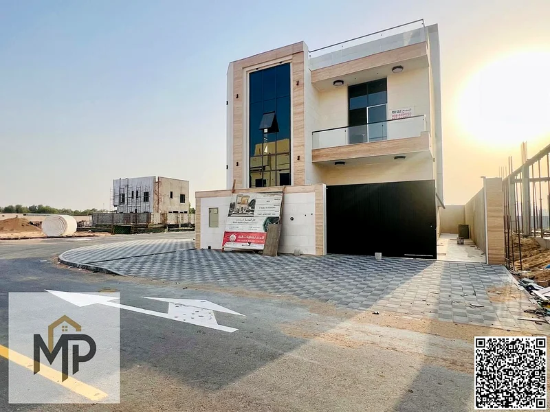 فيلا فاخرة للغاية بواجهة حجرية بالكامل وتصميم داخلي فاخر للغاية وتشطيبات على طراز الفنادق الفاخرة. التسجيل مجاني.63899123402625112