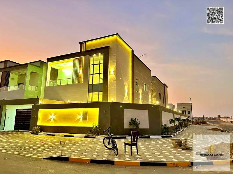 For sale, a villa at a price including registration fees, water, electricity, and air conditioners. Ownership is negotiable. It has a large courtyard.63899554815362110