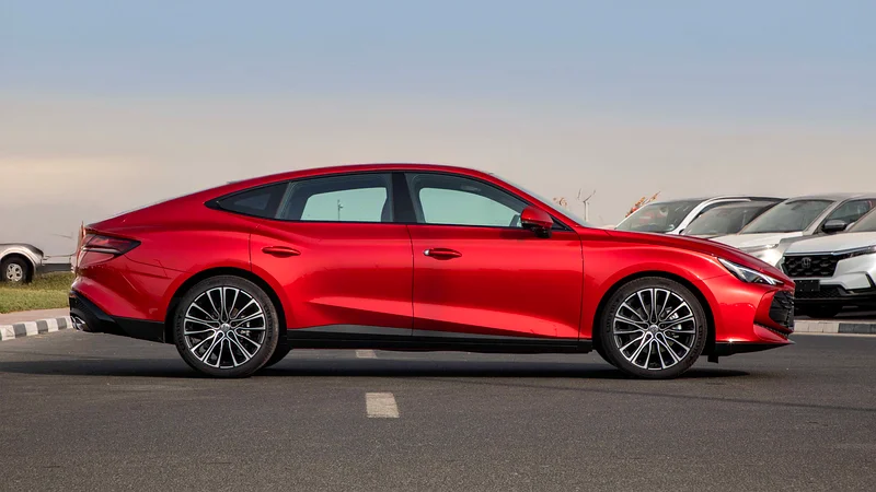 2025 MG7 1.5T ناقل حركة مزدوج التفاضل حزمة السباويلر الرياضية الأنيقة63233101881602113
