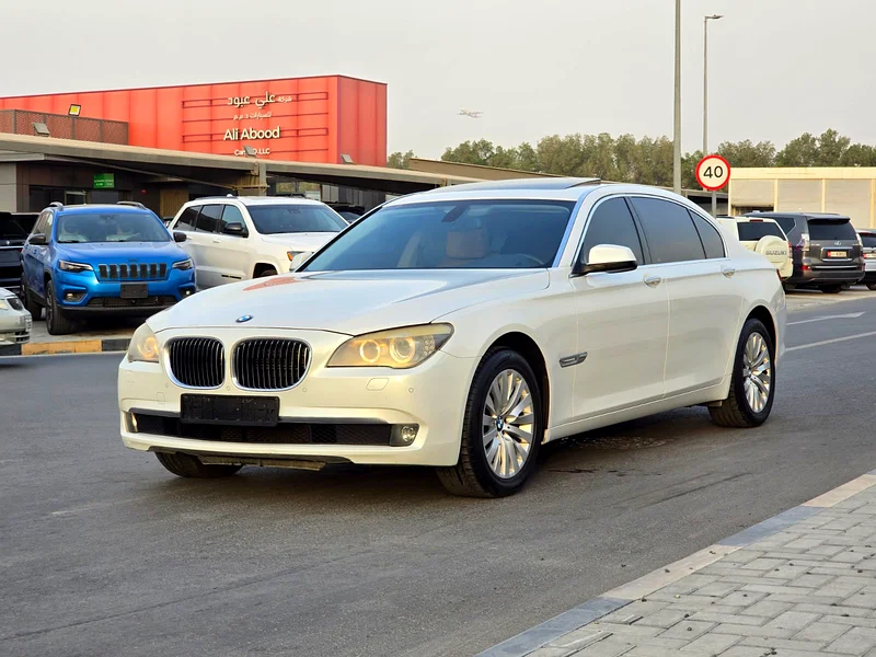 بي ام دبليو 730 مواصفات خليجية 6 سلندر بحالة جيدة63484910845571111