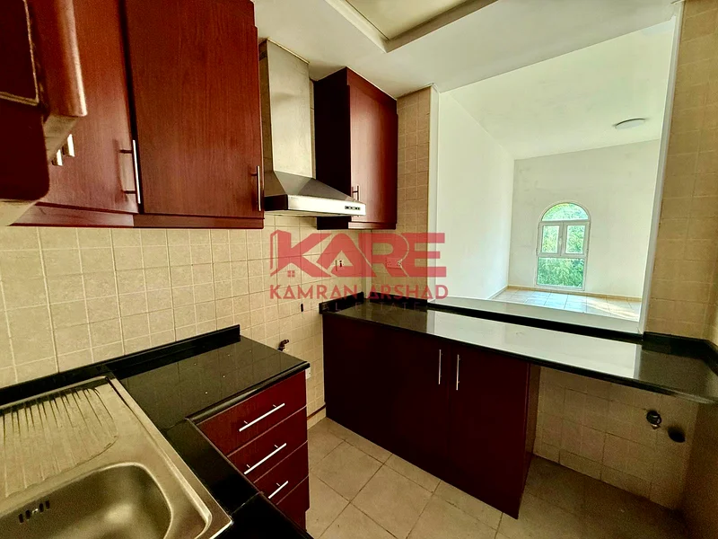 Spacious Unfurnished Studio Close To Metro Station63807903870081114