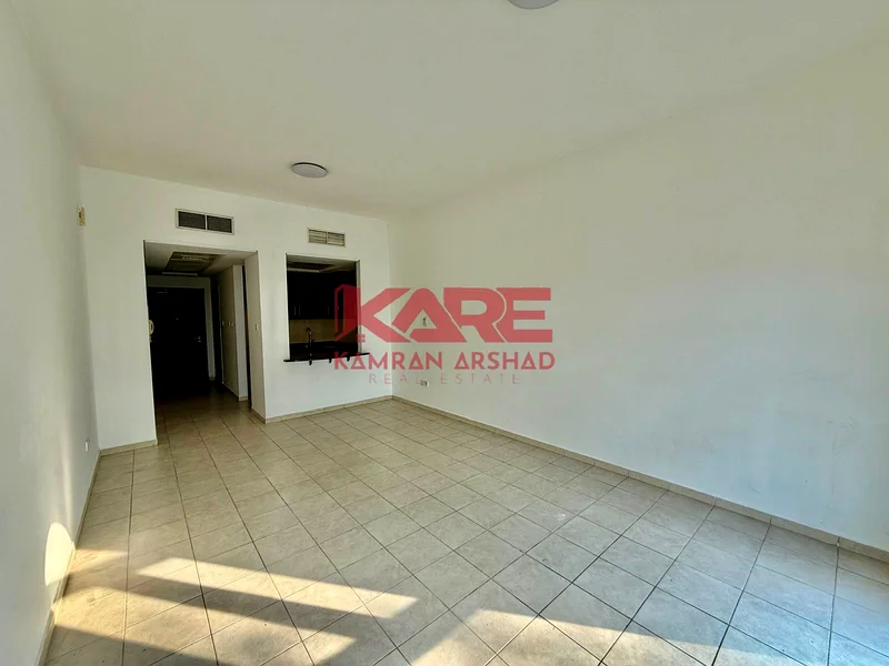 Spacious Unfurnished Studio Close To Metro Station63807903870081111