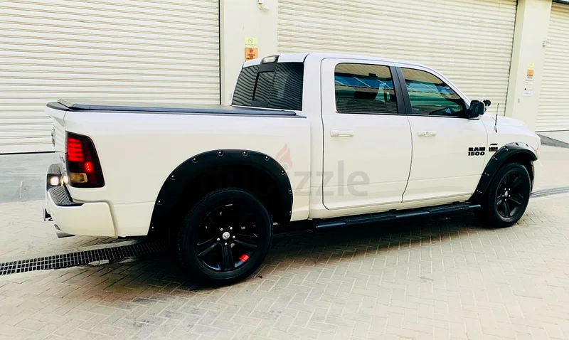 DODGE 2017 RAM 1500 - SPORT CREW CAB GCC FULL SERVICE HISTORY 2 KEYS VERY CLEAN63490174630017113